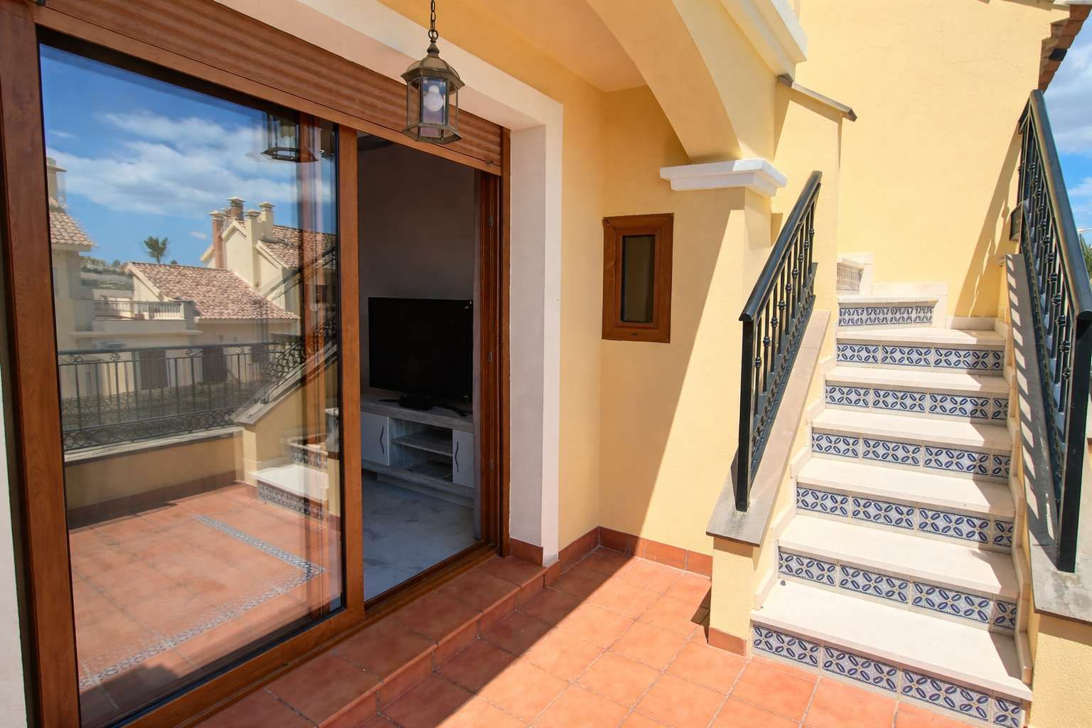 2-Bedroom Apartment in Comunidad Valenciana, Algorfa - Image 23
