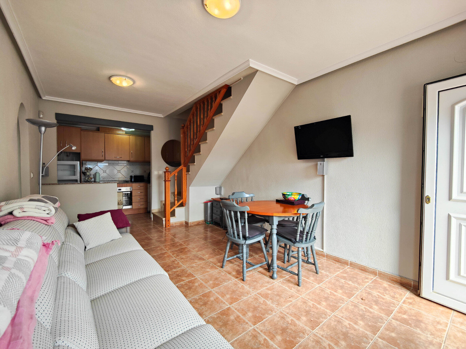 3-Bedroom House in Orihuela - Image 25