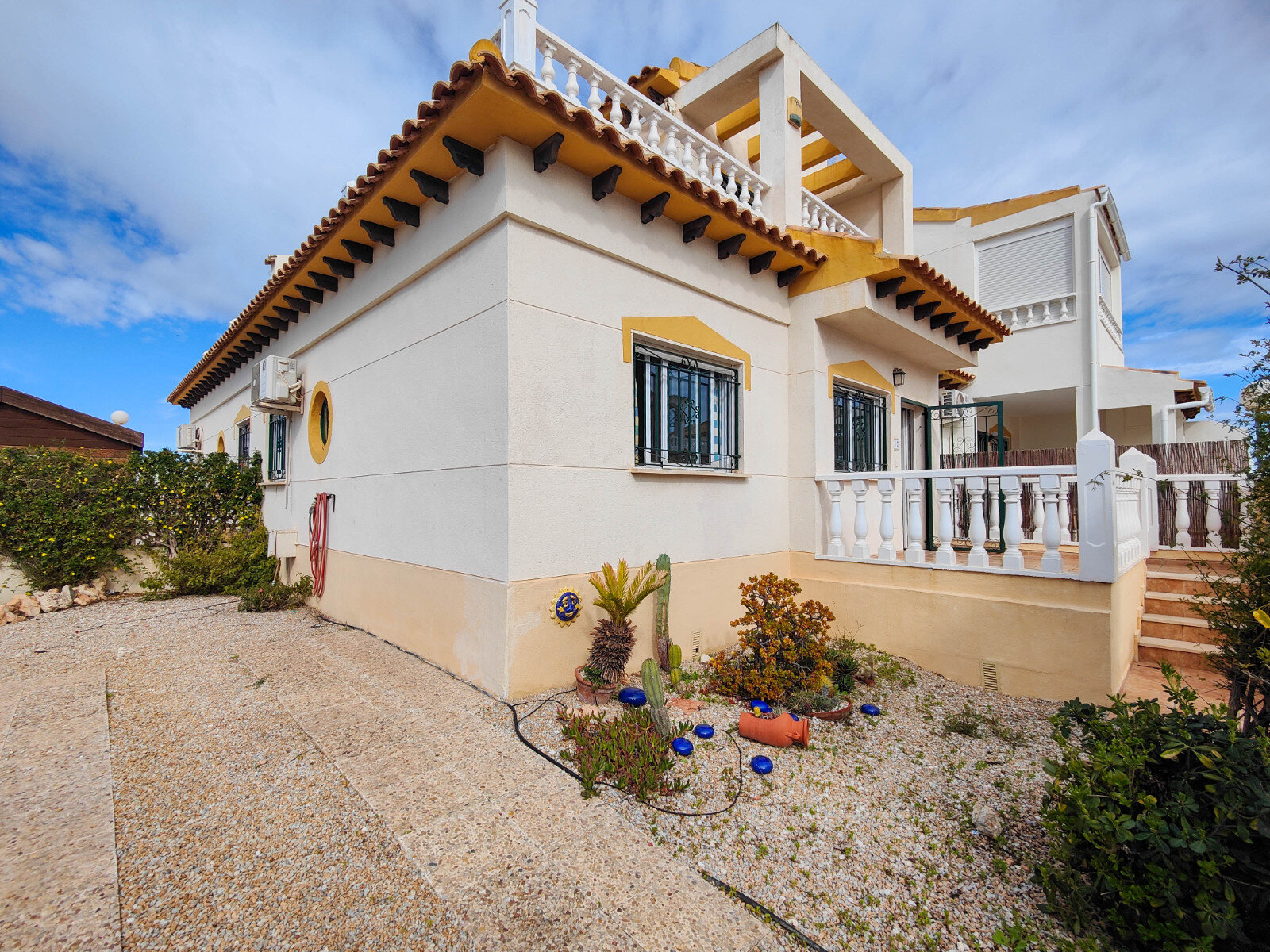 3-Bedroom House in Orihuela - Image 3