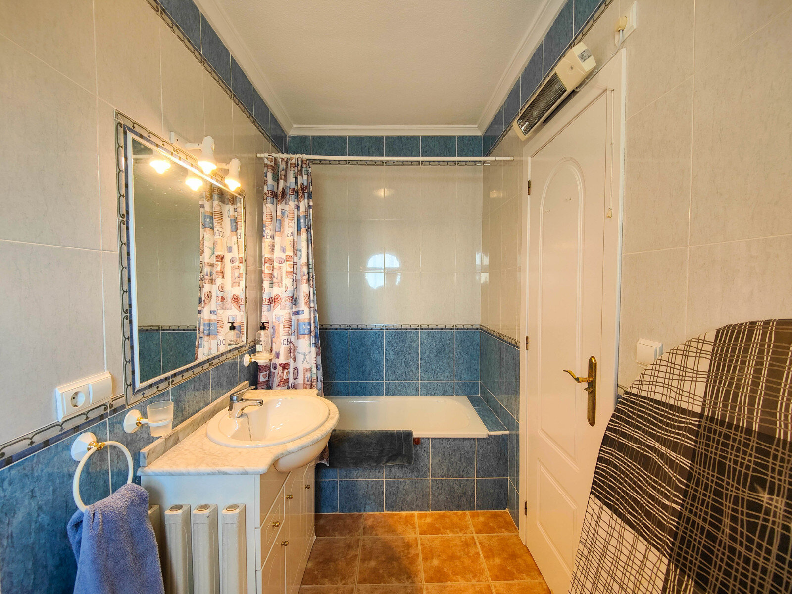 3-Bedroom House in Orihuela - Image 61