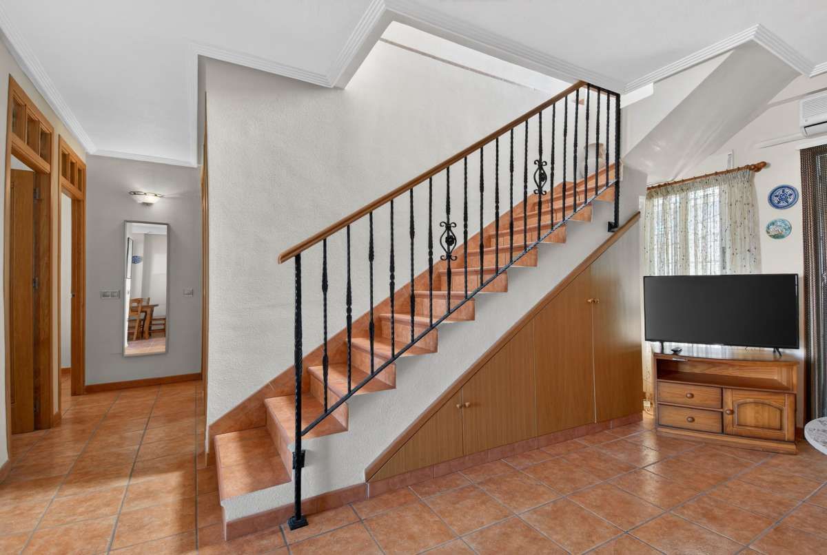 5-Bedroom Villa in La Puntica, Lo Pagan - Image 11