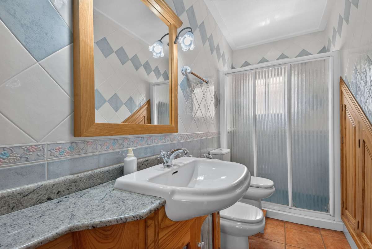 5-Bedroom Villa in La Puntica, Lo Pagan - Image 12