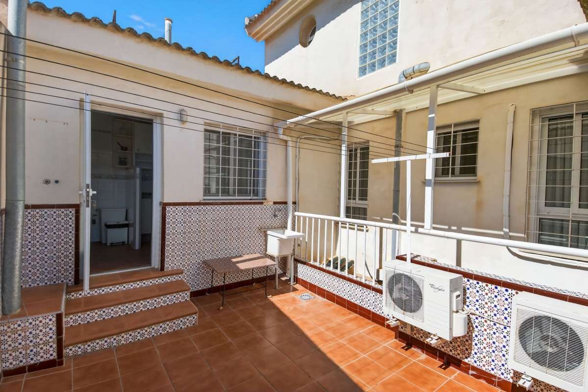 5-Bedroom Villa in La Puntica, Lo Pagan - Image 20