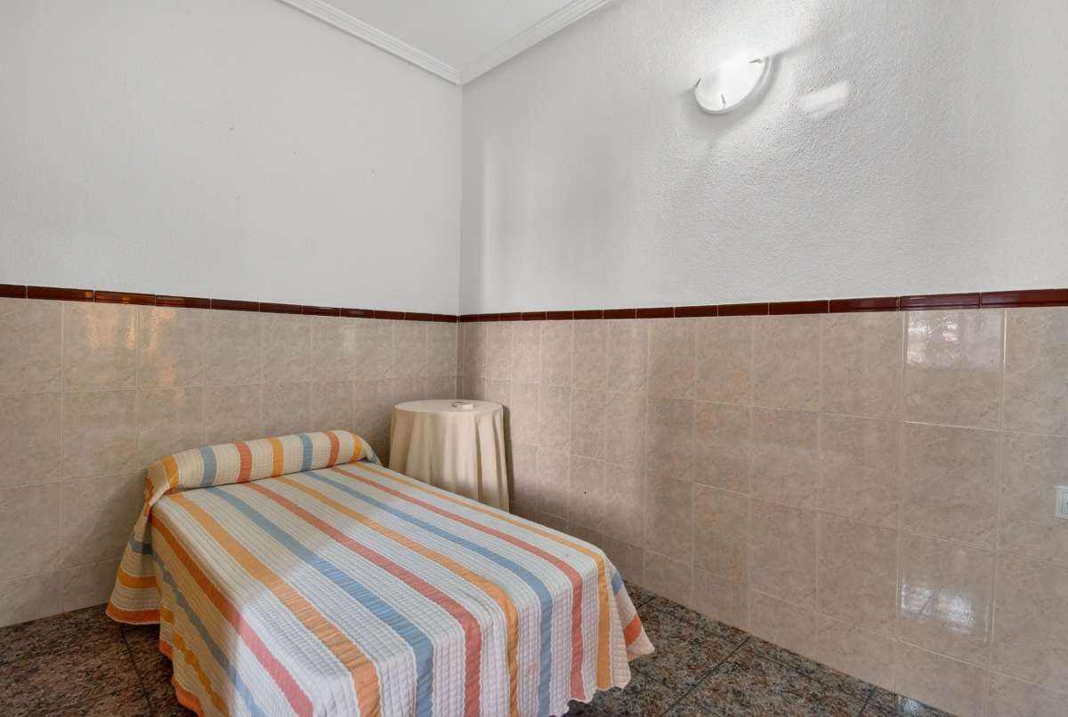 5-Bedroom Villa in La Puntica, Lo Pagan - Image 28