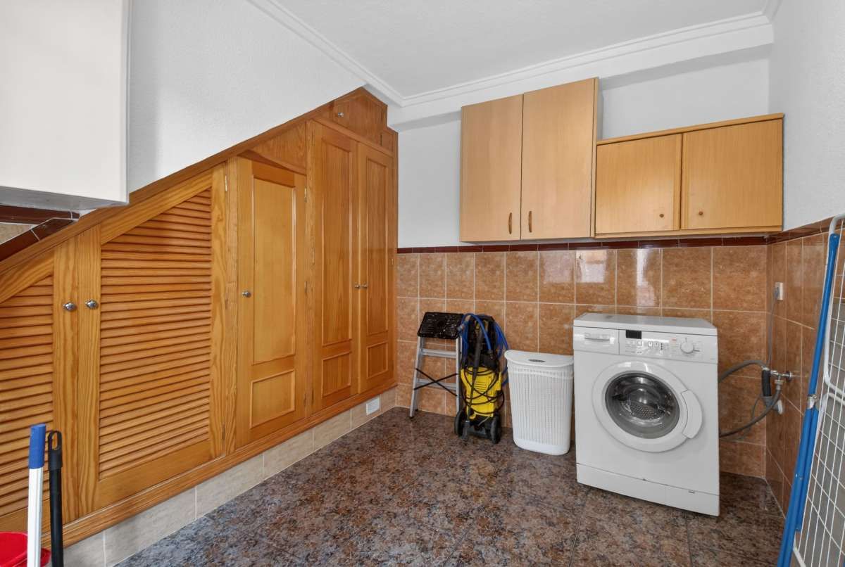 5-Bedroom Villa in La Puntica, Lo Pagan - Image 34