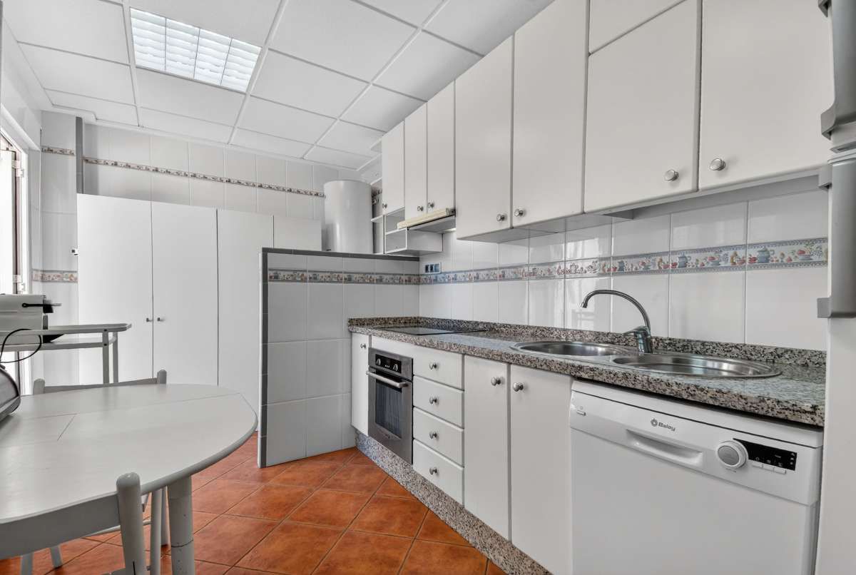 5-Bedroom Villa in La Puntica, Lo Pagan - Image 5