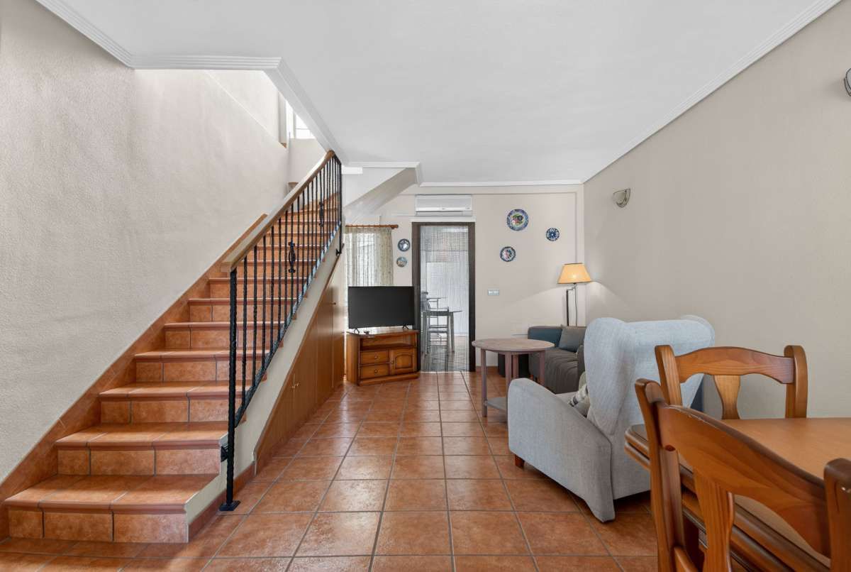 5-Bedroom Villa in La Puntica, Lo Pagan - Image 9