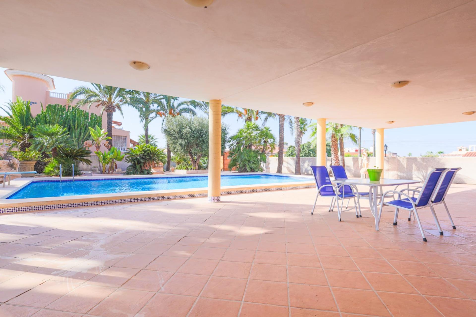 6-Bedroom Luxury Villa in Torreta Florida, Torrevieja - Image 10