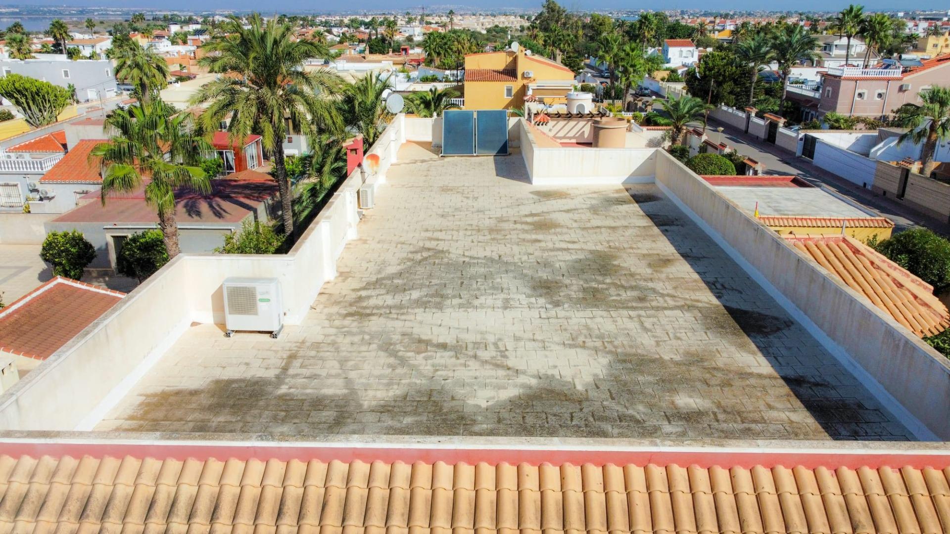 6-Bedroom Luxury Villa in Torreta Florida, Torrevieja - Image 11