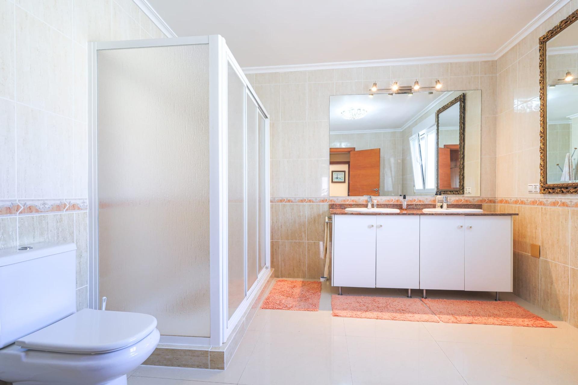 6-Bedroom Luxury Villa in Torreta Florida, Torrevieja - Image 16