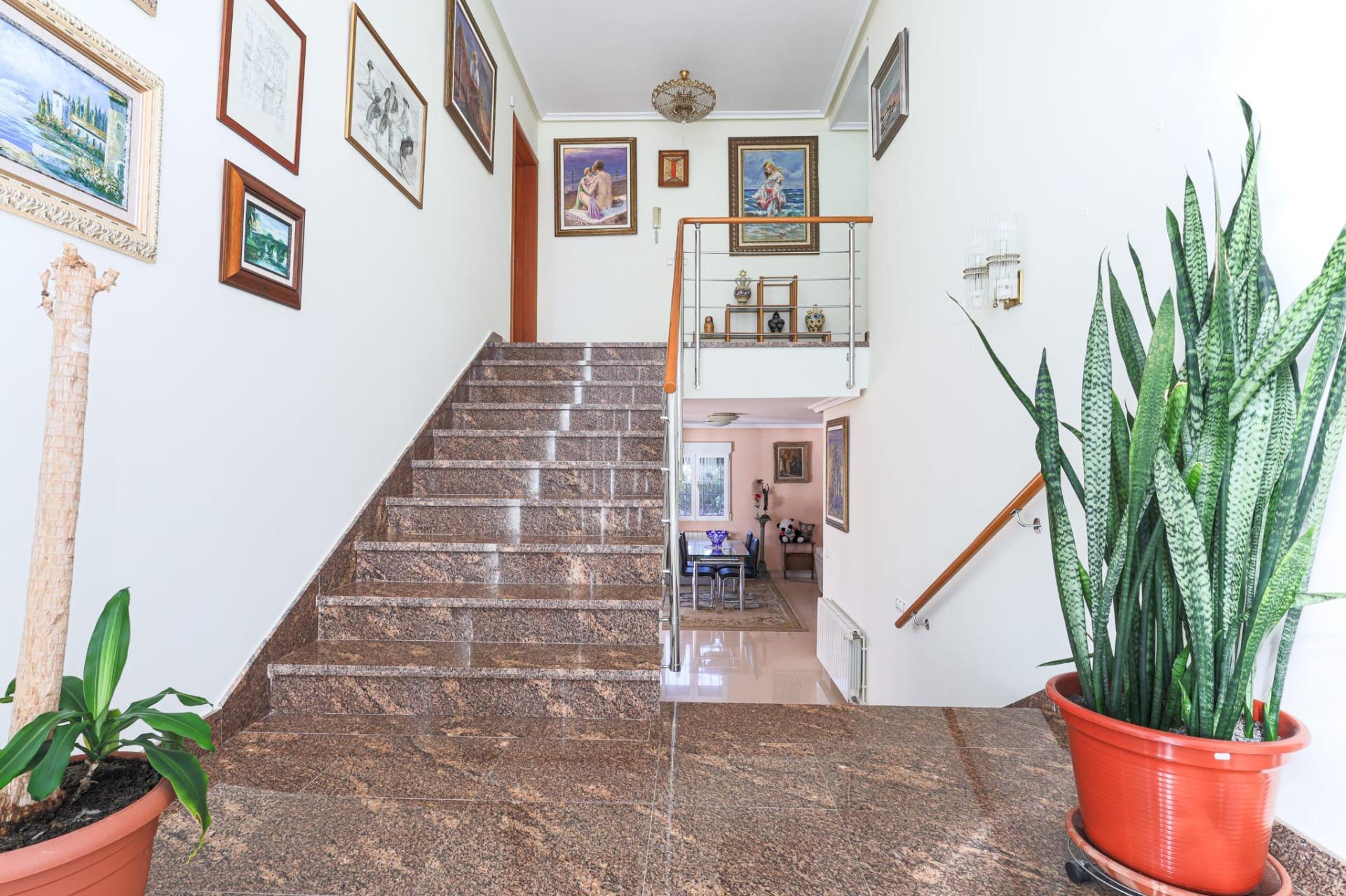 6-Bedroom Luxury Villa in Torreta Florida, Torrevieja - Image 24