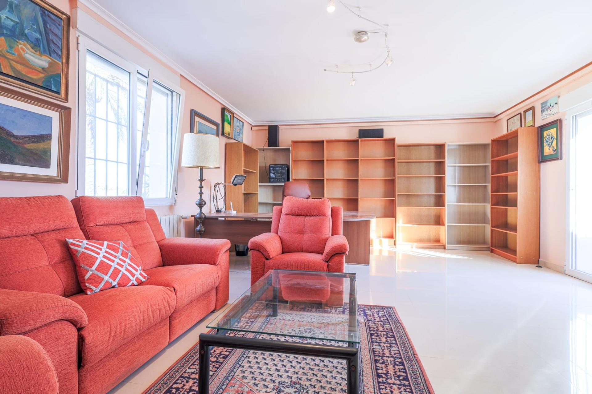 6-Bedroom Luxury Villa in Torreta Florida, Torrevieja - Image 29