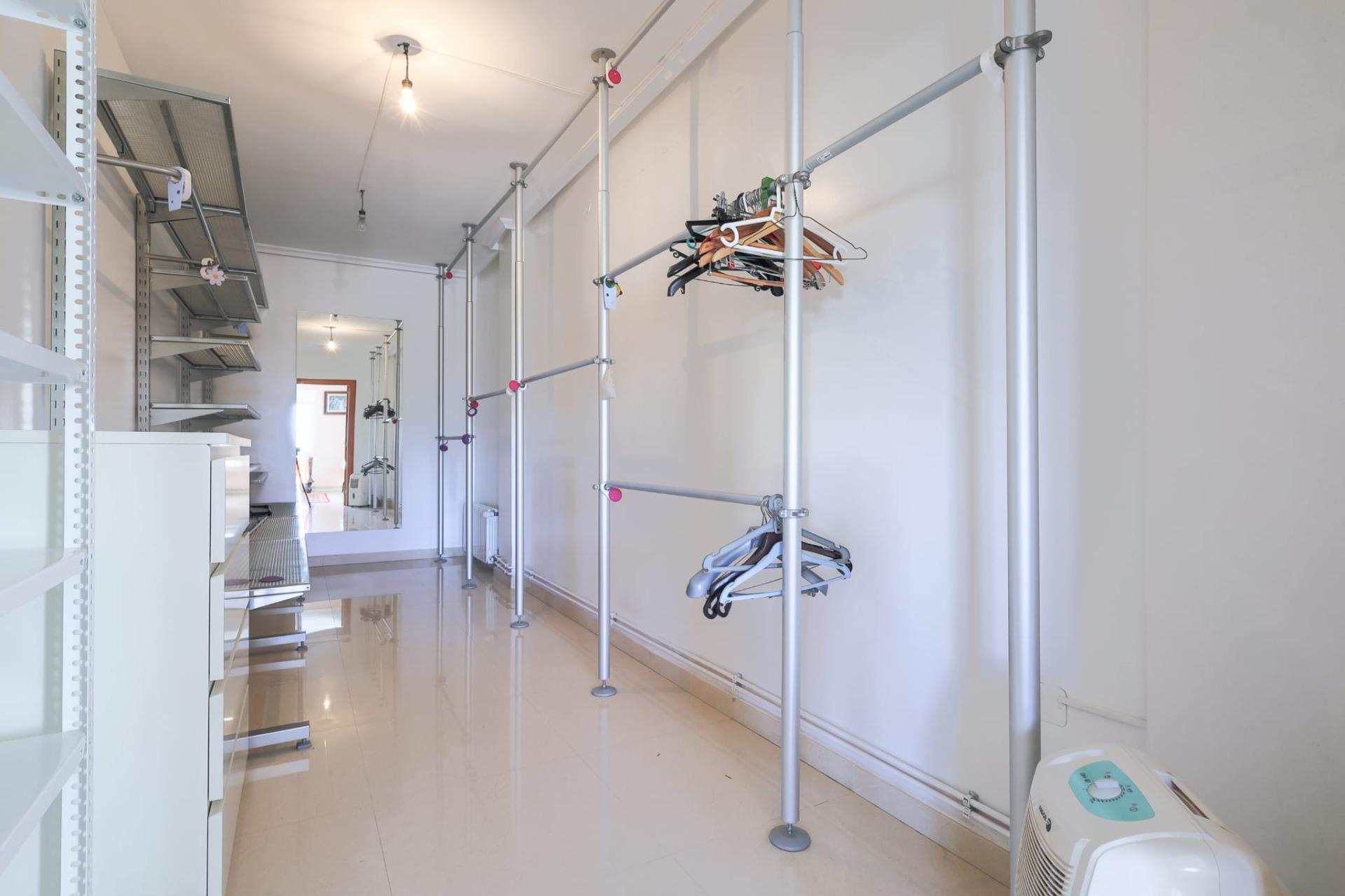 6-Bedroom Luxury Villa in Torreta Florida, Torrevieja - Image 31