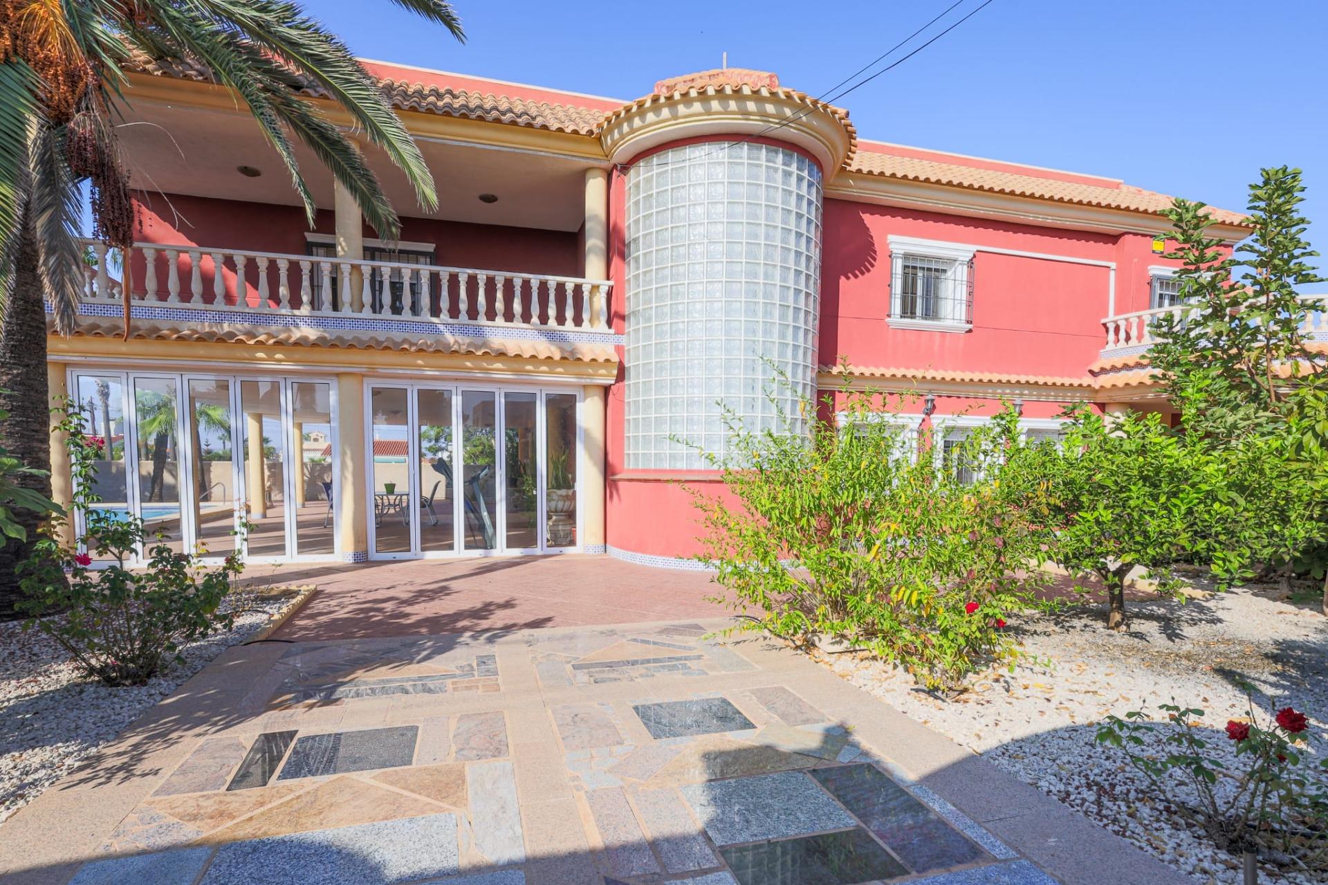 6-Bedroom Luxury Villa in Torreta Florida, Torrevieja - Image 5