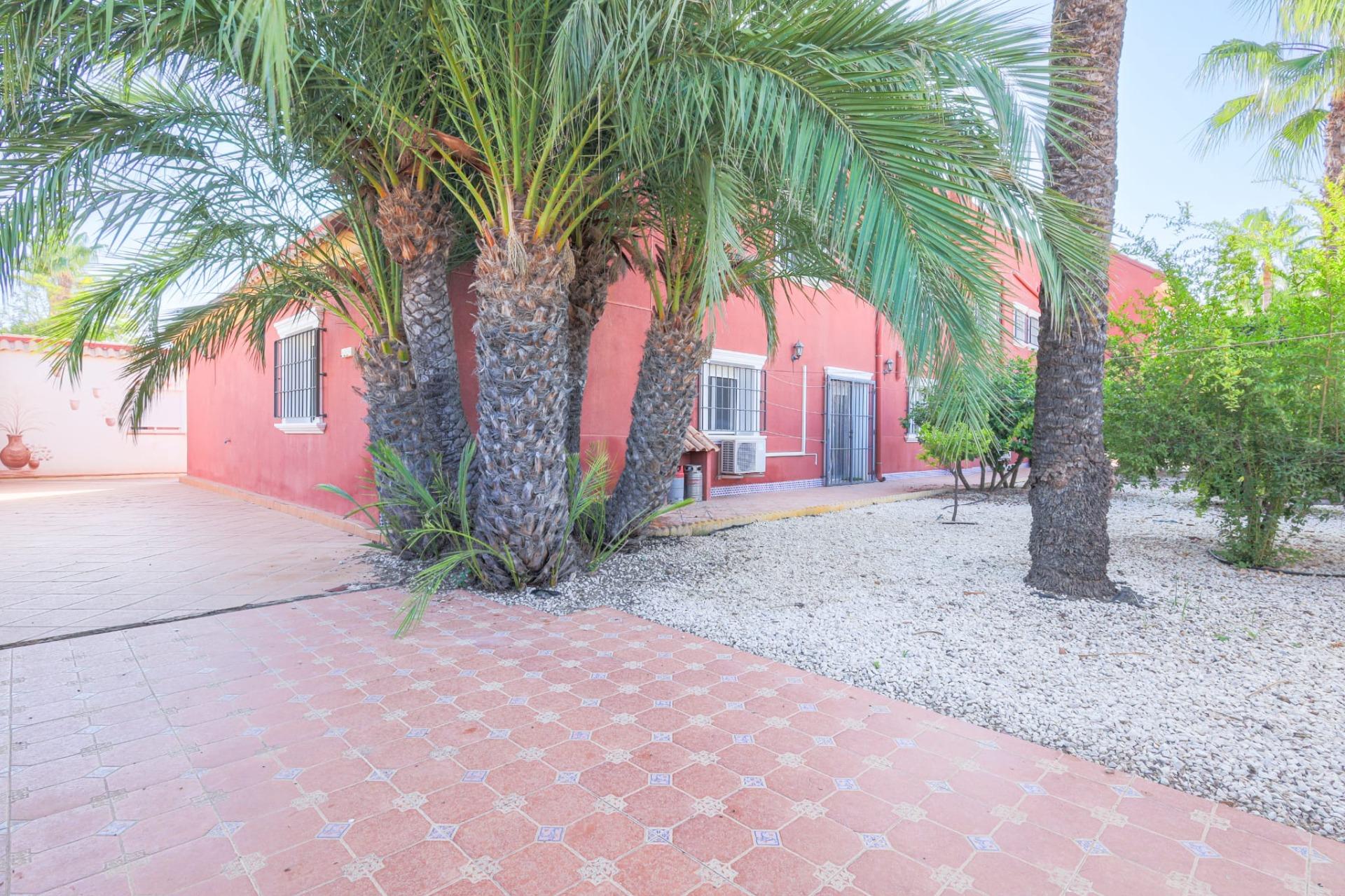 6-Bedroom Luxury Villa in Torreta Florida, Torrevieja - Image 9