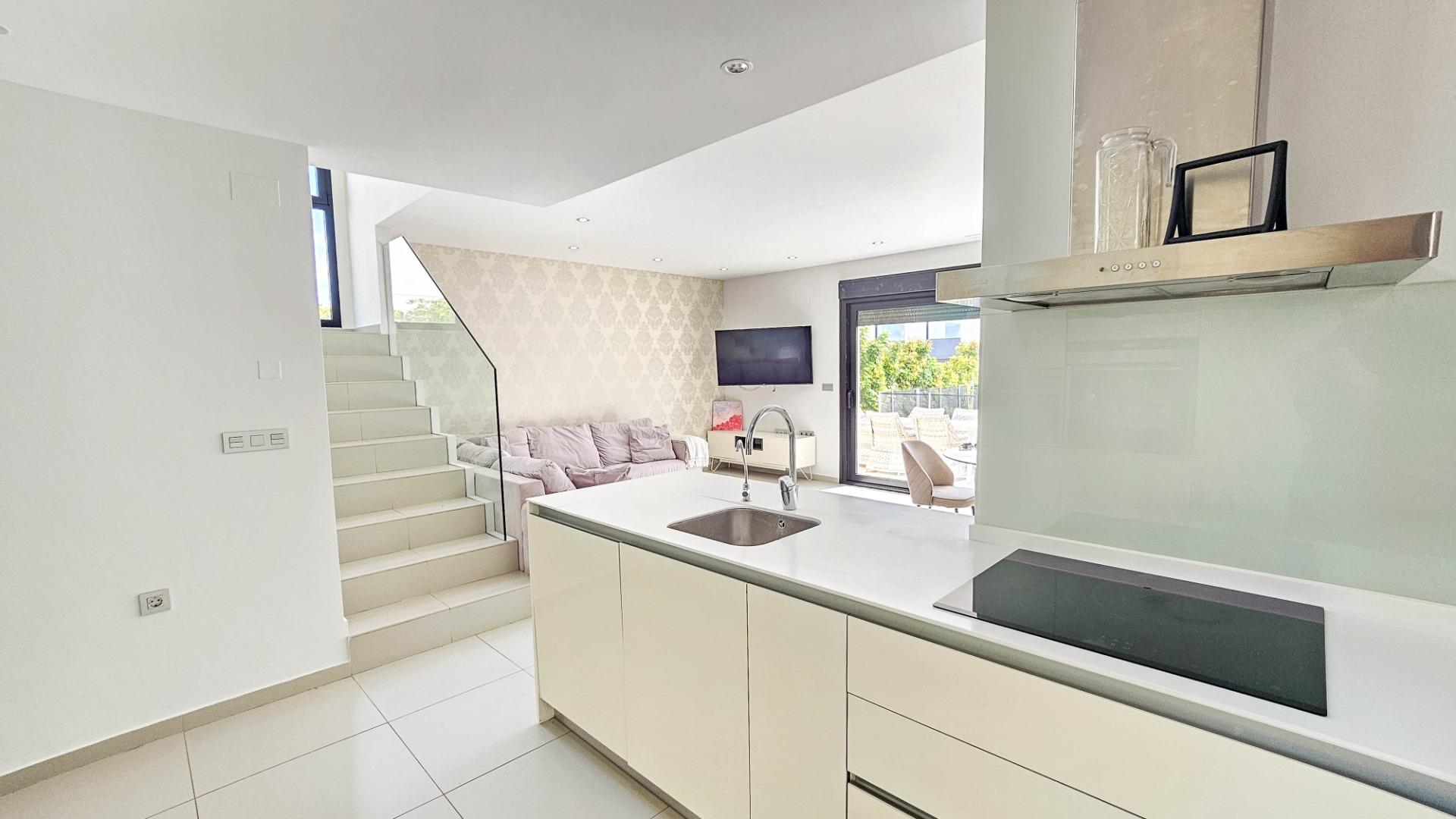 3-Bedroom Villa in Rojales - Image 15