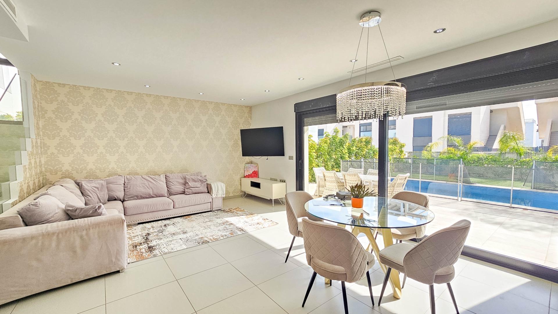 3-Bedroom Villa in Rojales - Image 16