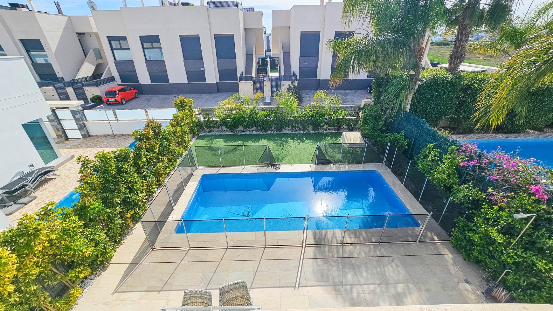 3-Bedroom Villa in Rojales - Image 27