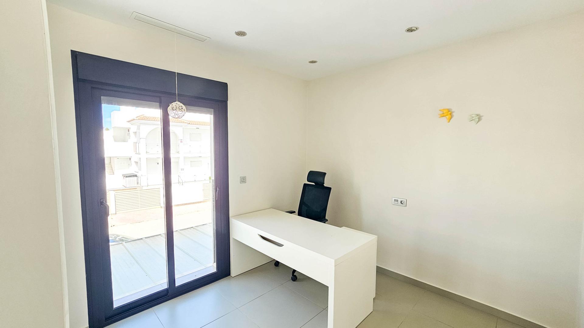 3-Bedroom Villa in Rojales - Image 32