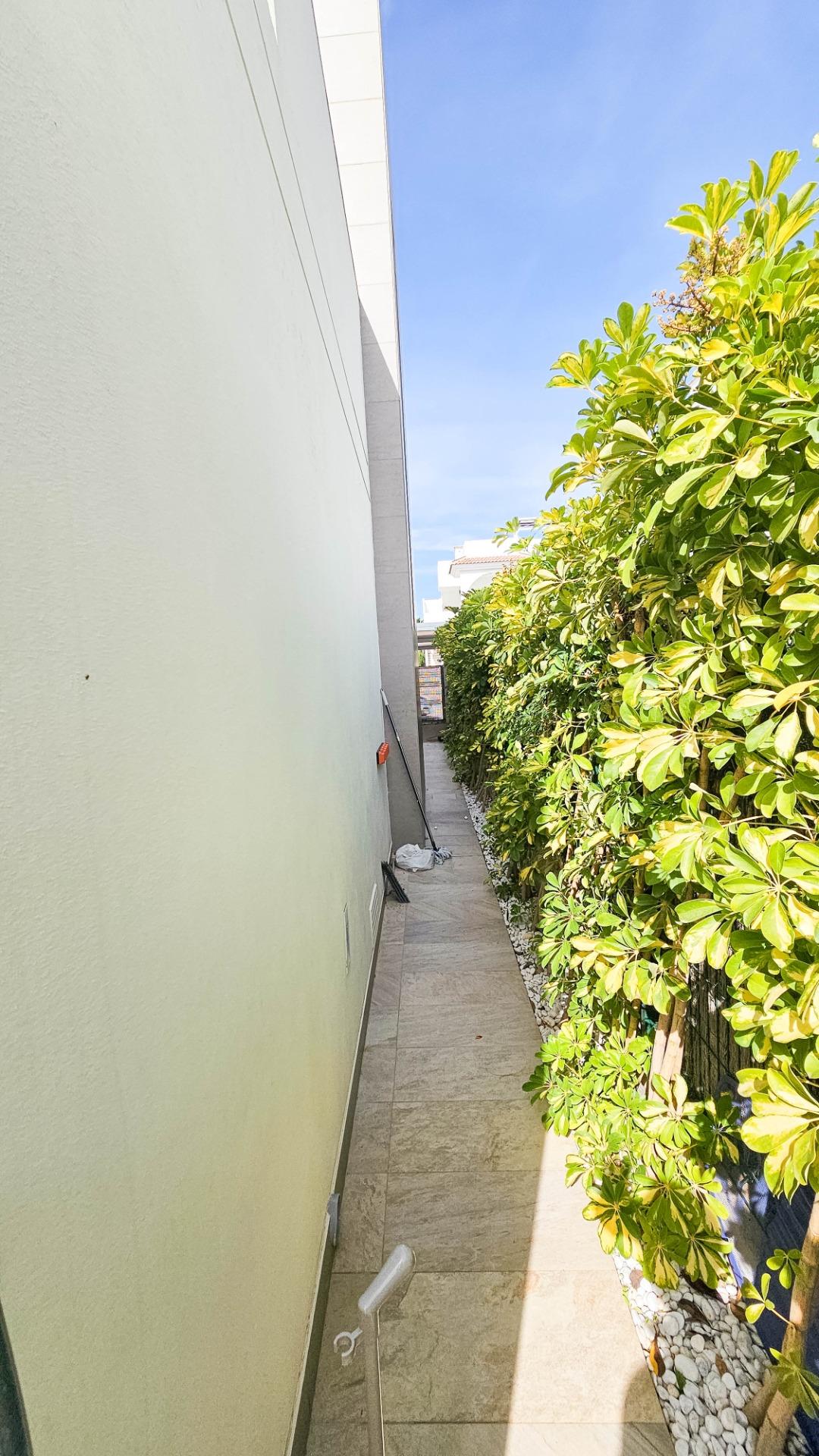 3-Bedroom Villa in Rojales - Image 40