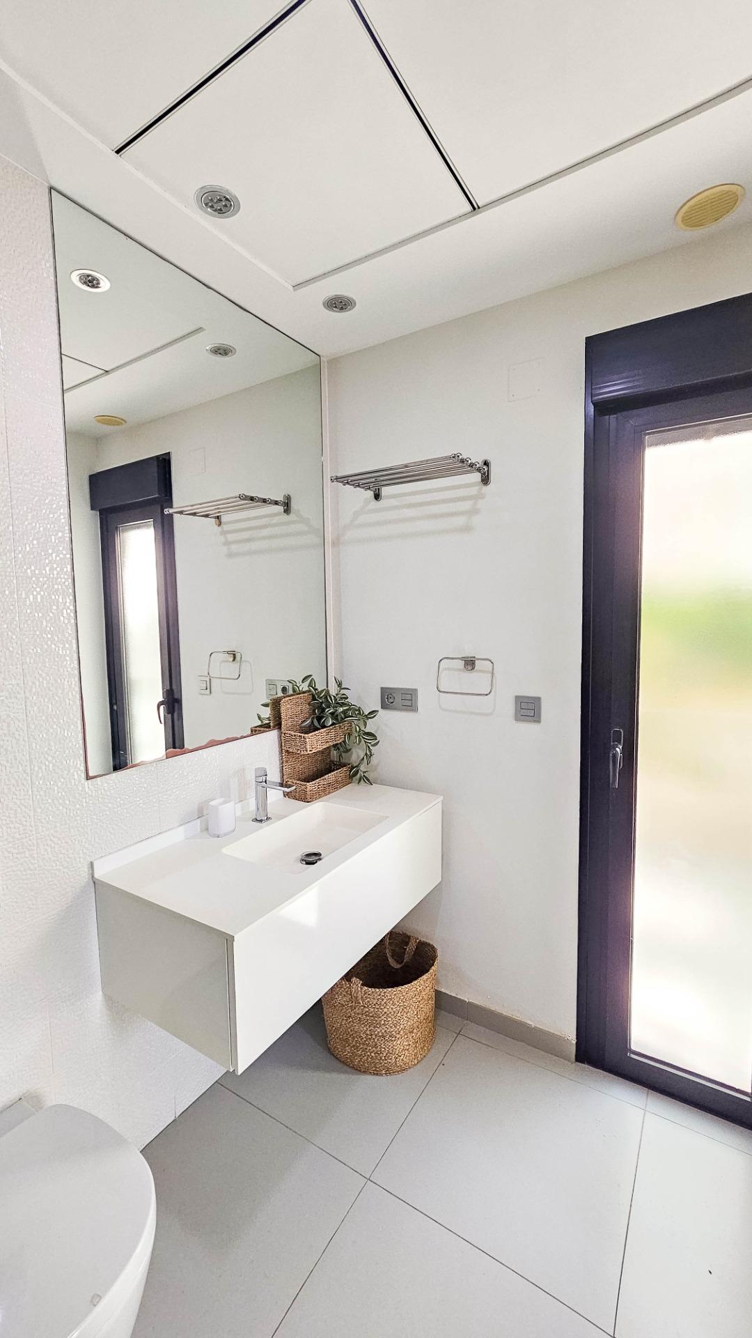 3-Bedroom Villa in Rojales - Image 5