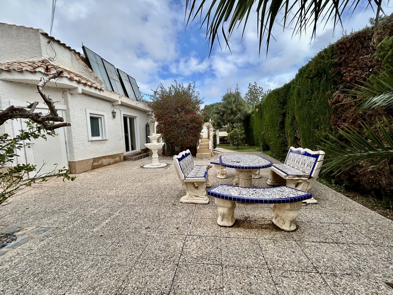 6-Bedroom Villa in Cabo Roig - Image 45