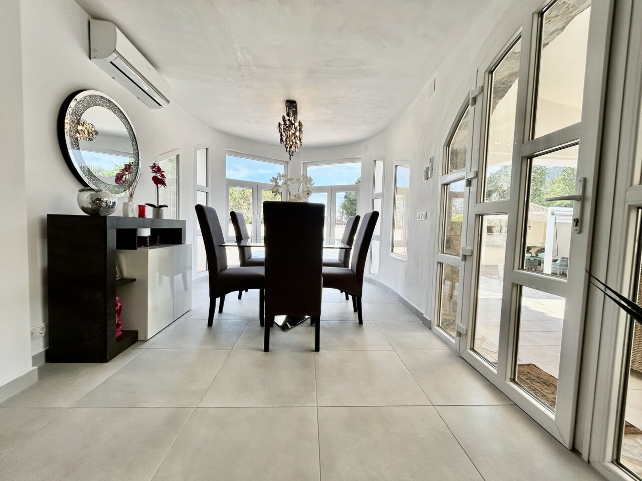 6-Bedroom Villa in Cabo Roig - Image 5