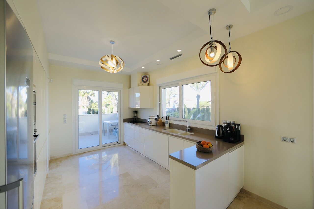 5-Bedroom Villa in La Zenia, Orihuela Costa - Image 11