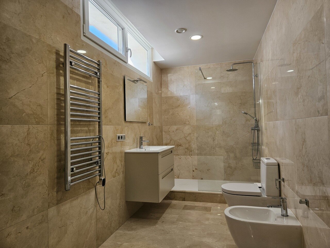 5-Bedroom Villa in La Zenia, Orihuela Costa - Image 20