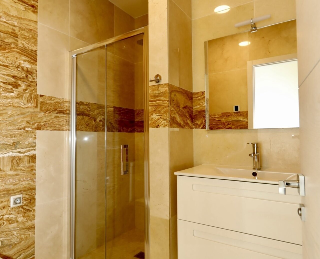 5-Bedroom Villa in La Zenia, Orihuela Costa - Image 27