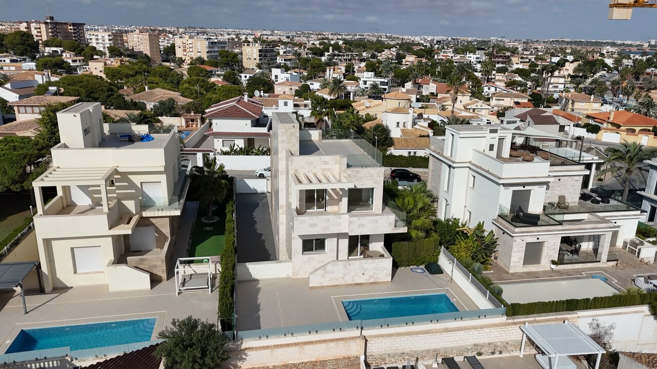 5-Bedroom Villa in La Zenia, Orihuela Costa - Image 44