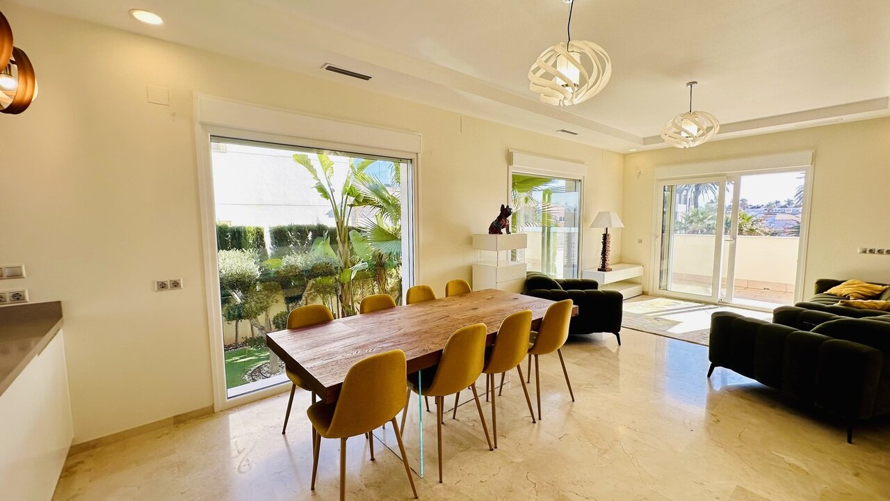 5-Bedroom Villa in La Zenia, Orihuela Costa - Image 5