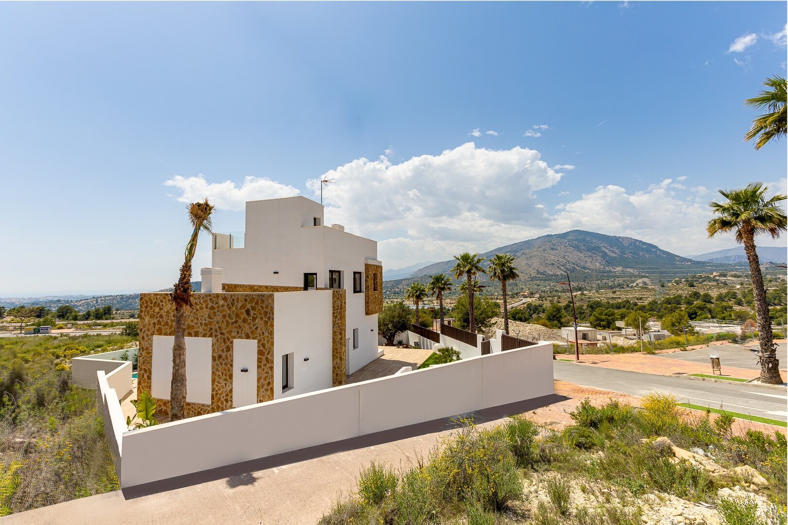 4-Bedroom Detached House in Finestrat - Image 12