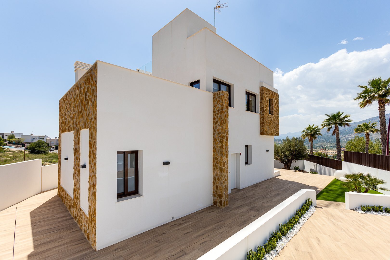 4-Bedroom Detached House in Finestrat - Image 4