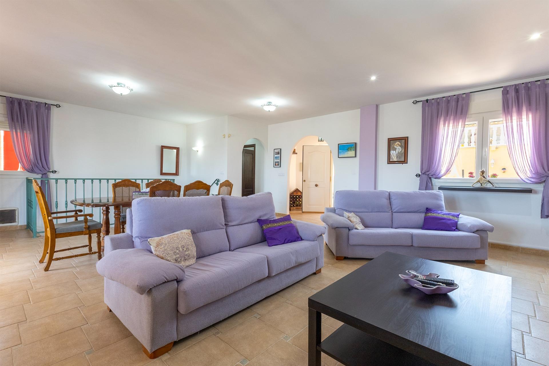 5-Bedroom House in Algorfa - Image 11