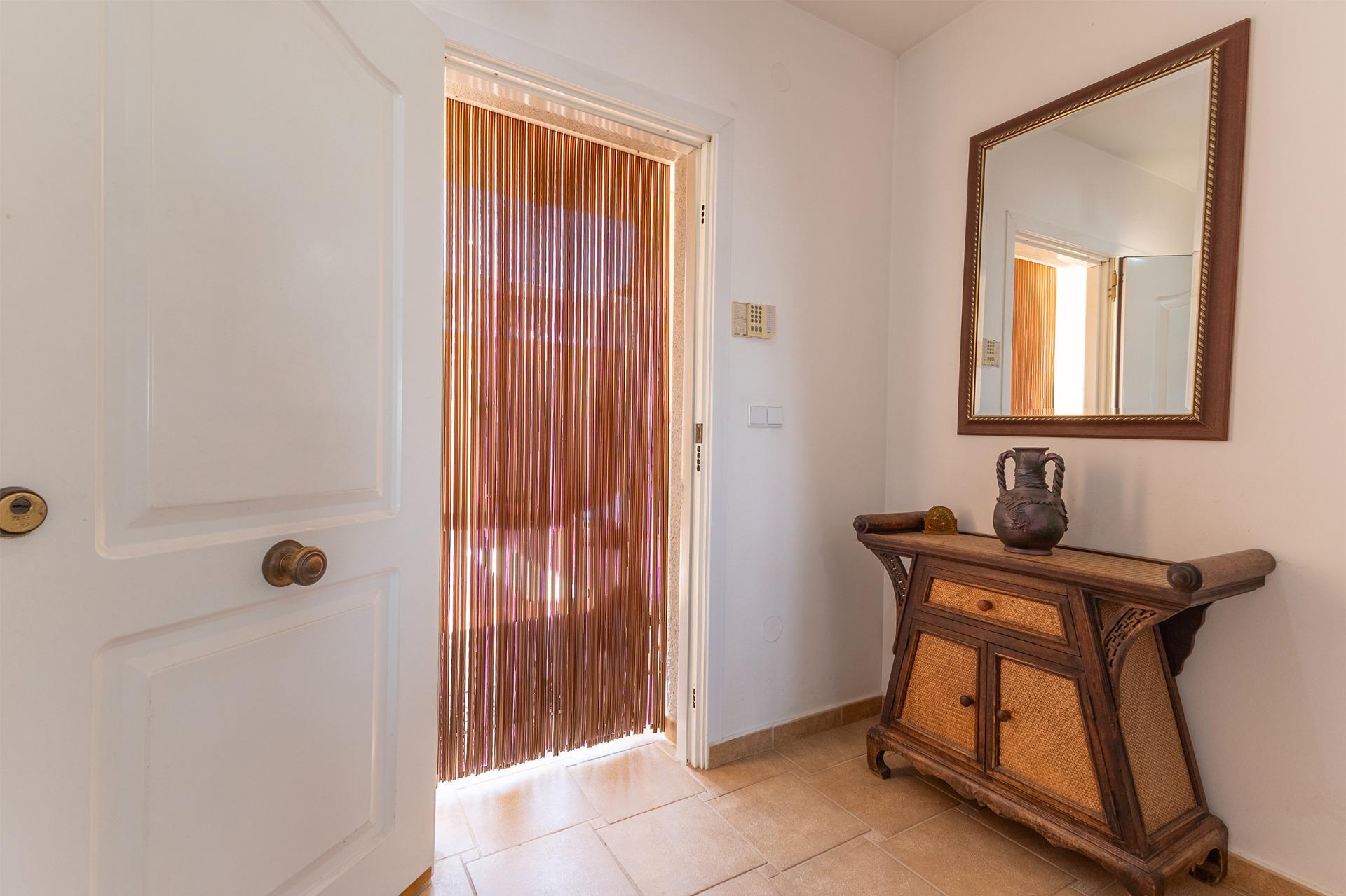 5-Bedroom House in Algorfa - Image 13