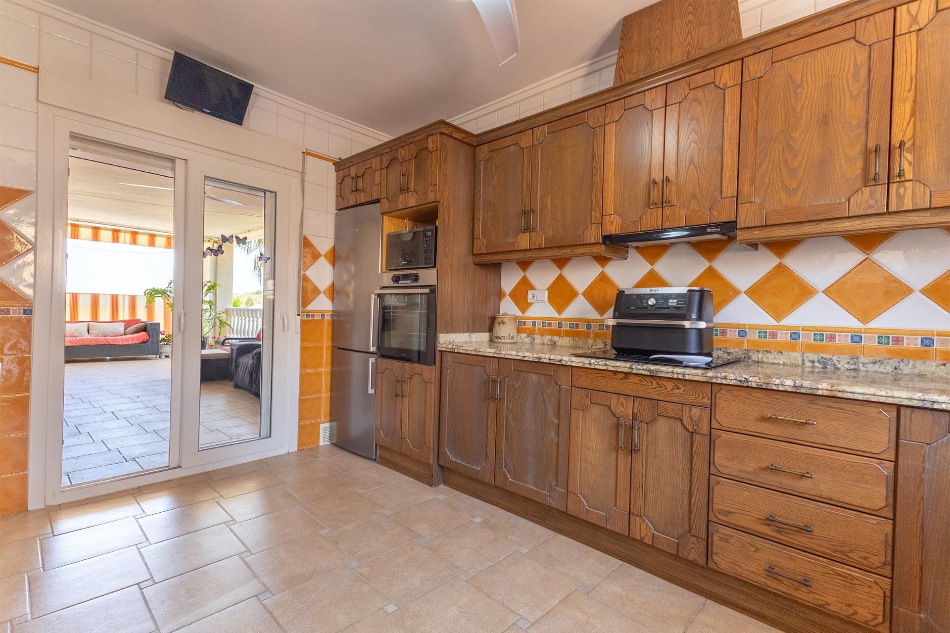 5-Bedroom House in Algorfa - Image 15