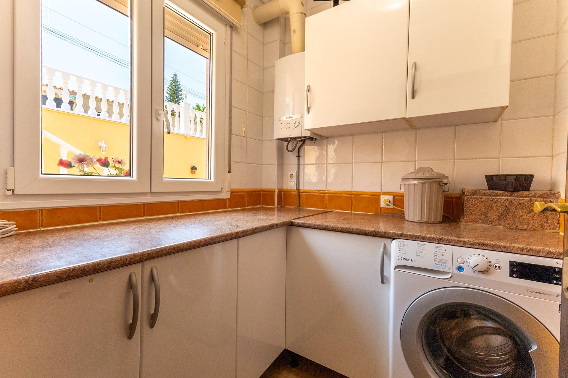 5-Bedroom House in Algorfa - Image 17