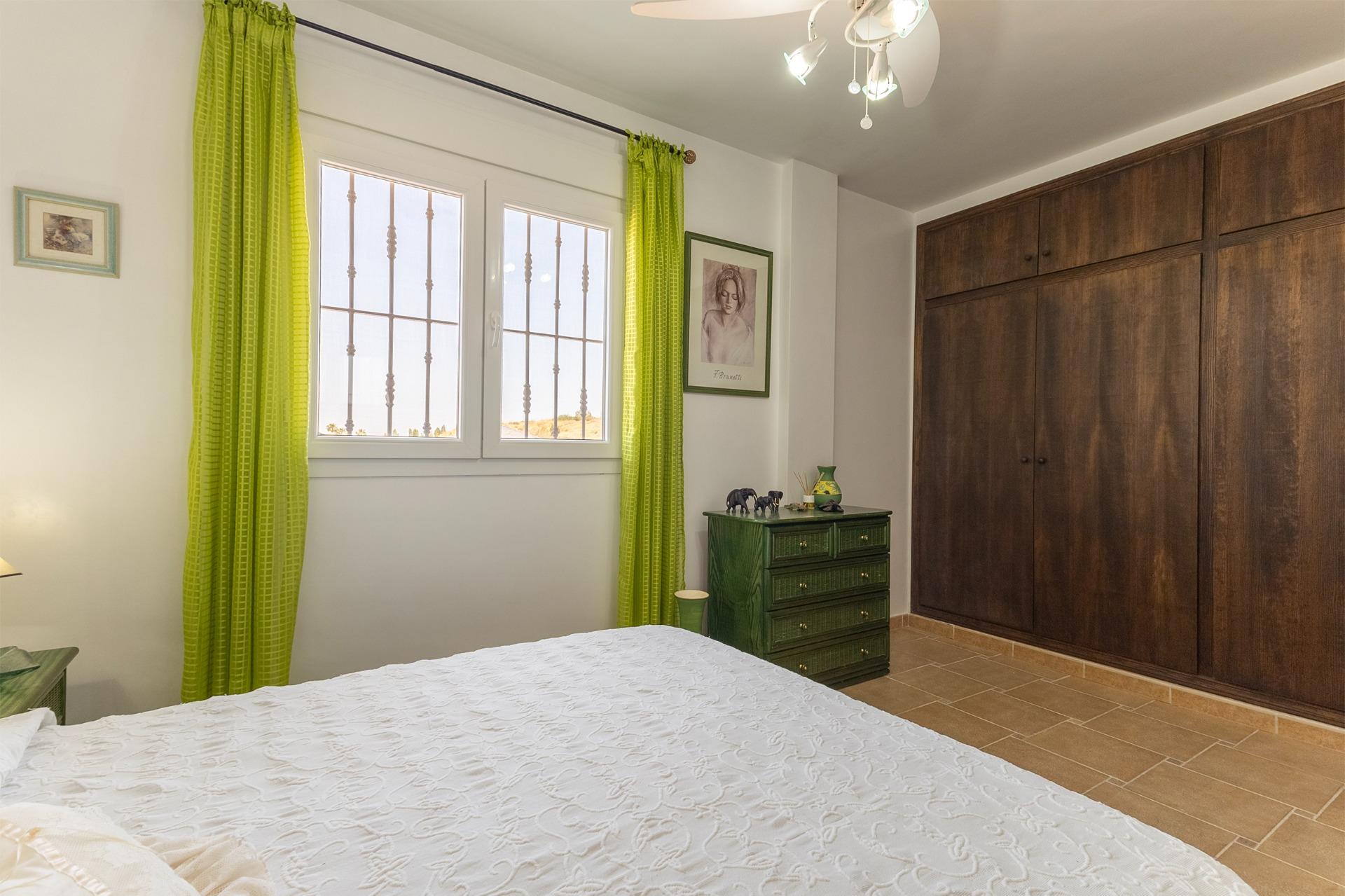 5-Bedroom House in Algorfa - Image 28