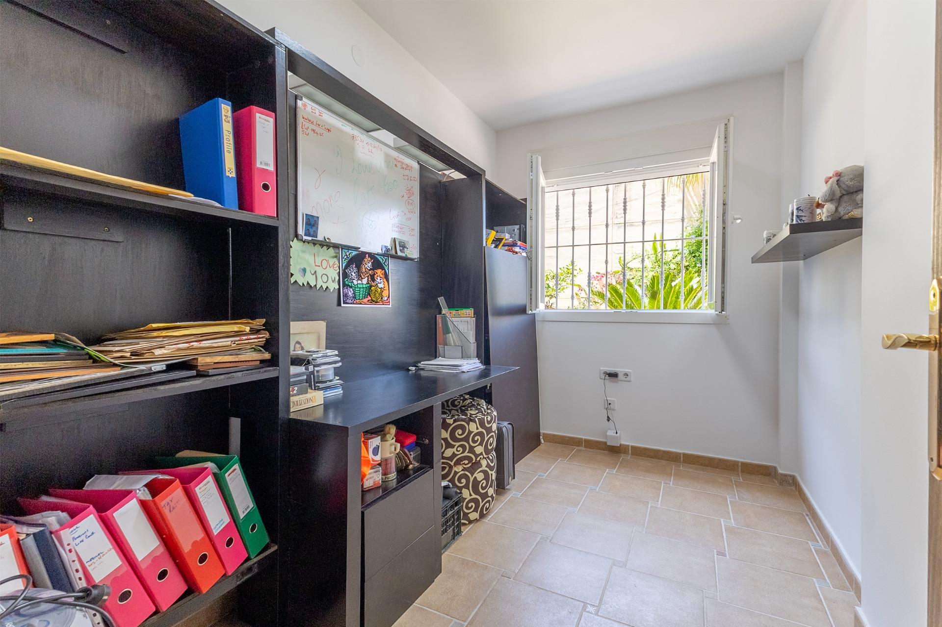 5-Bedroom House in Algorfa - Image 30