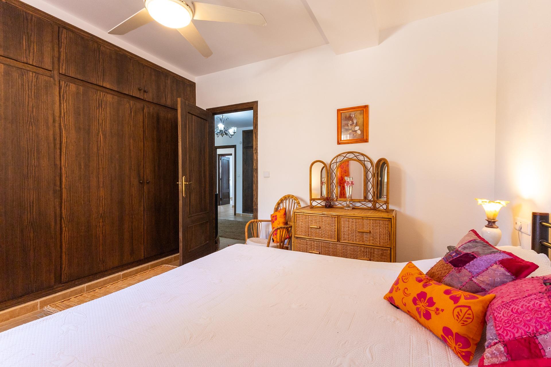 5-Bedroom House in Algorfa - Image 31