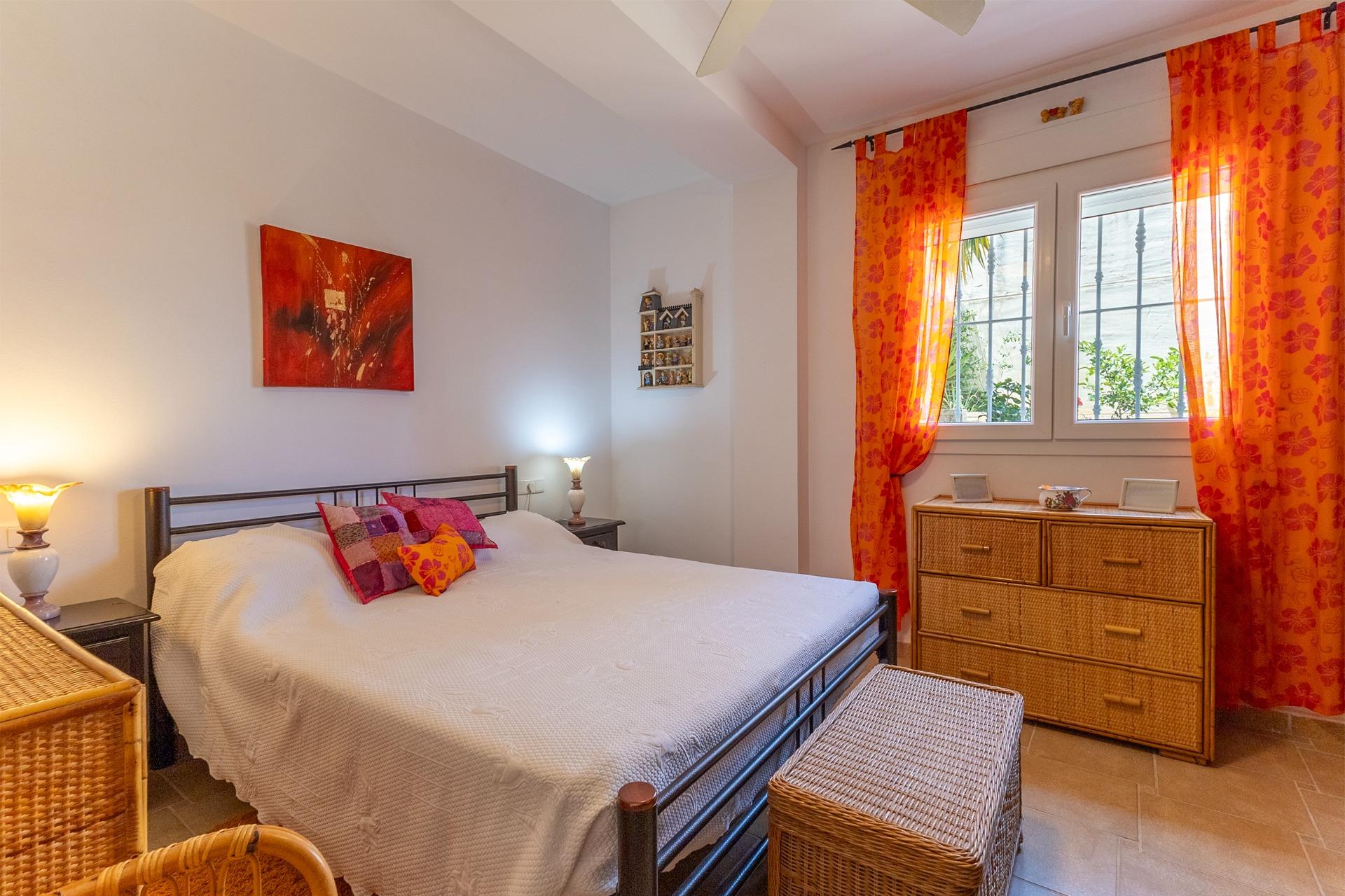 5-Bedroom House in Algorfa - Image 33