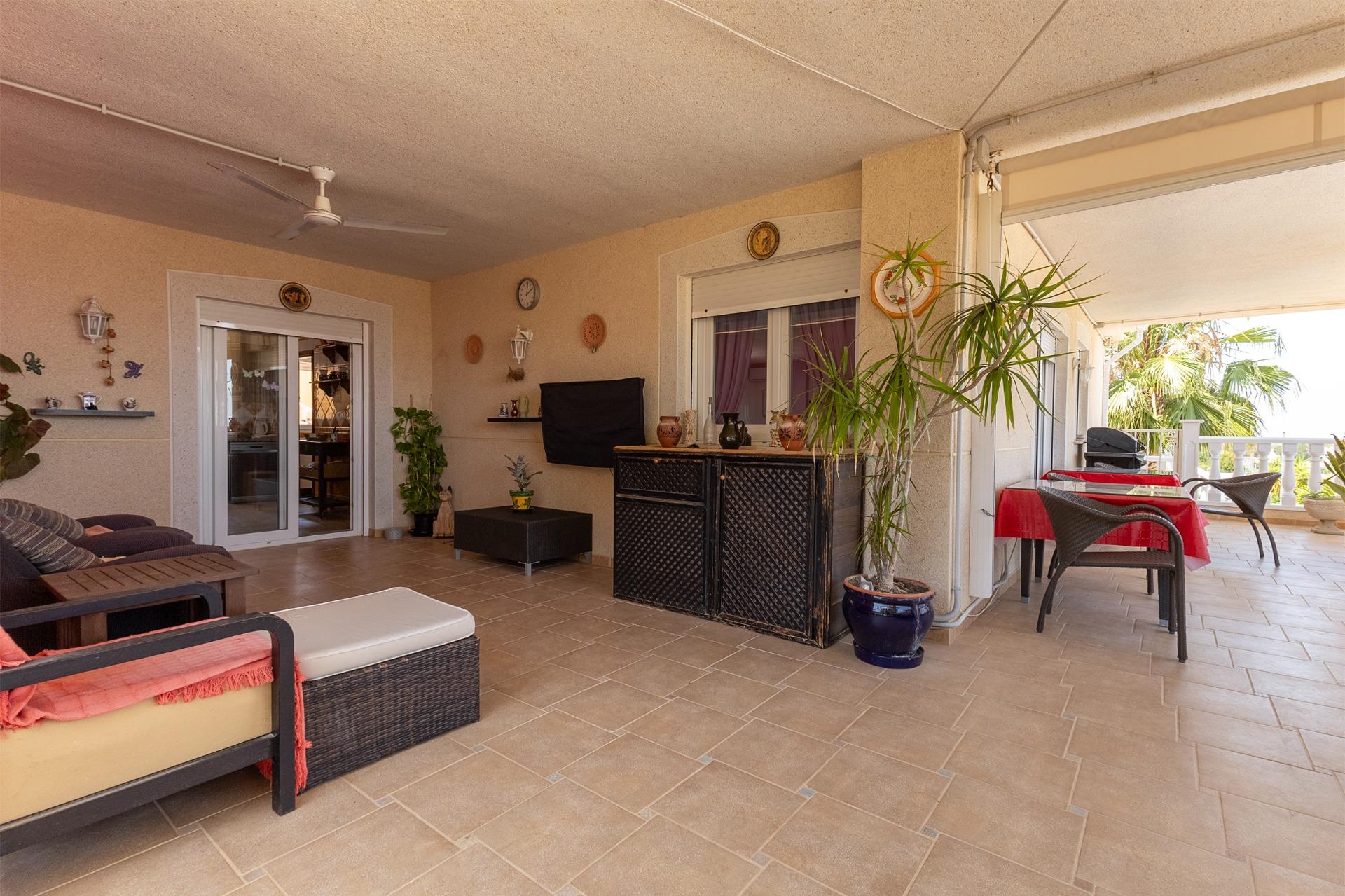 5-Bedroom House in Algorfa - Image 8