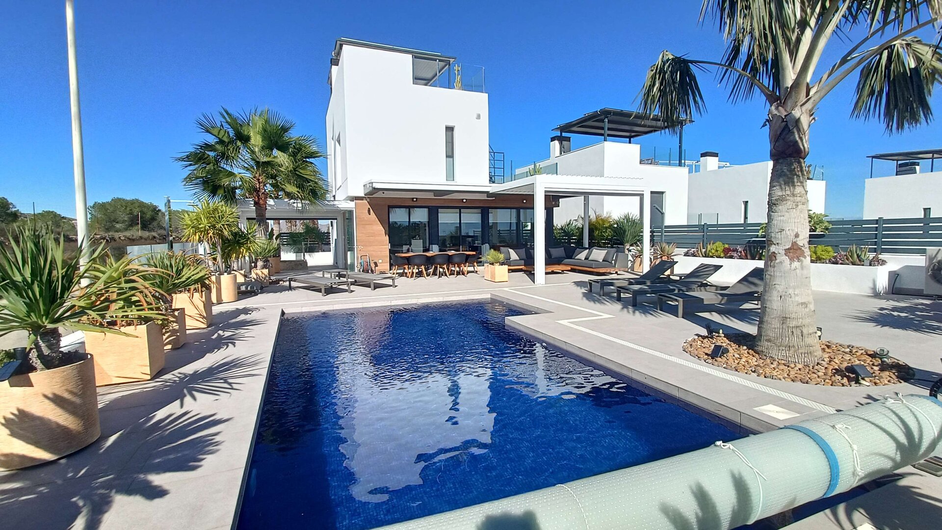 3-Bedroom Villa in Los Montesinos - Image 1
