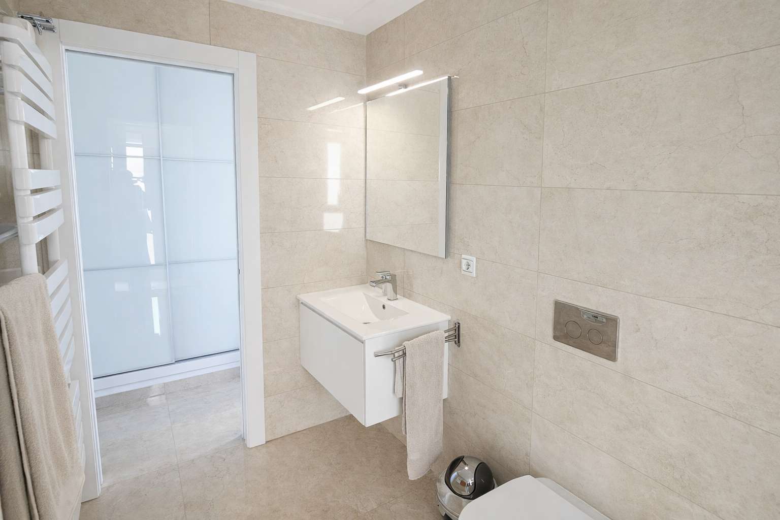 3-Bedroom Villa in Los Montesinos - Image 21