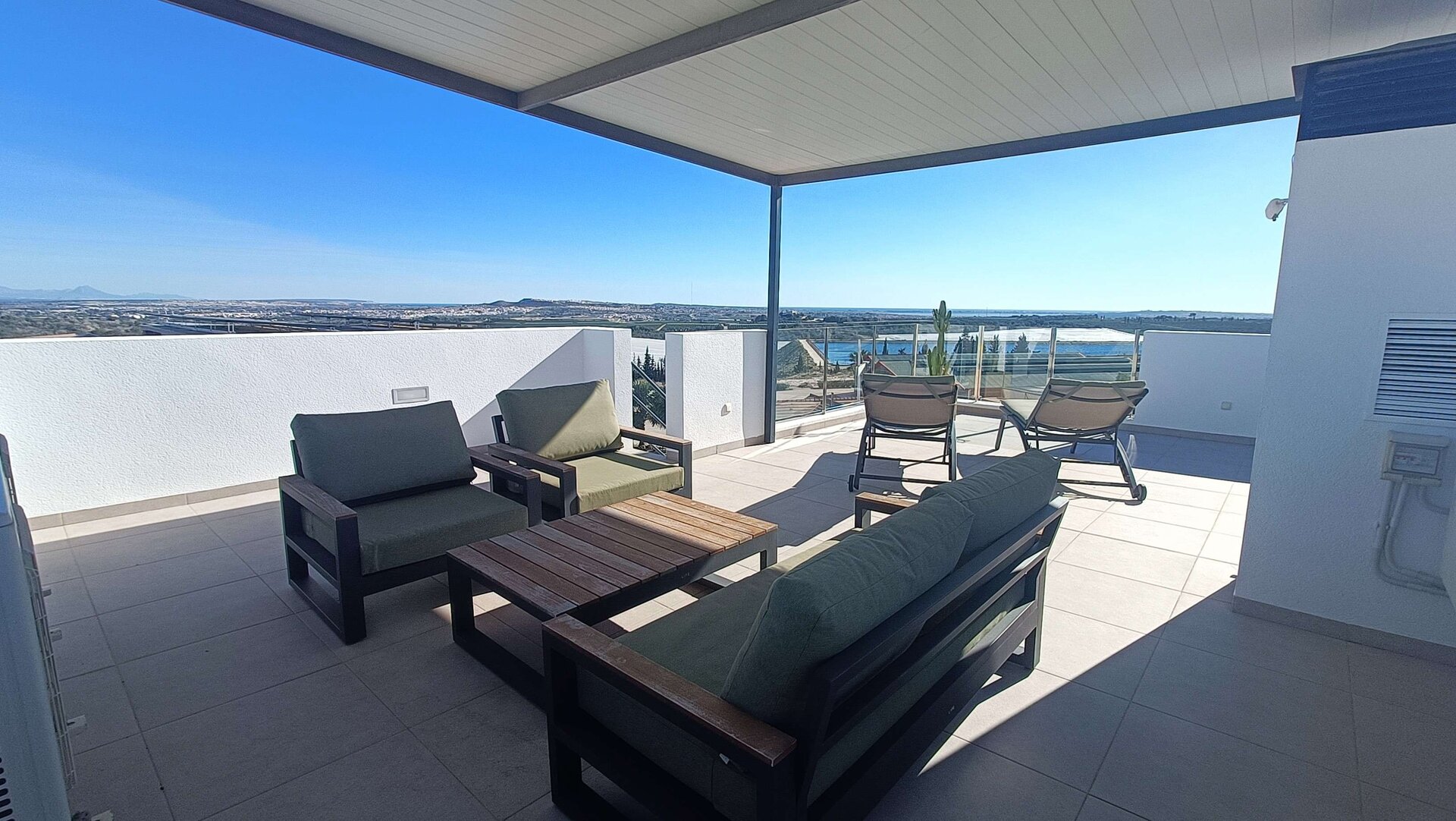 3-Bedroom Villa in Los Montesinos - Image 30