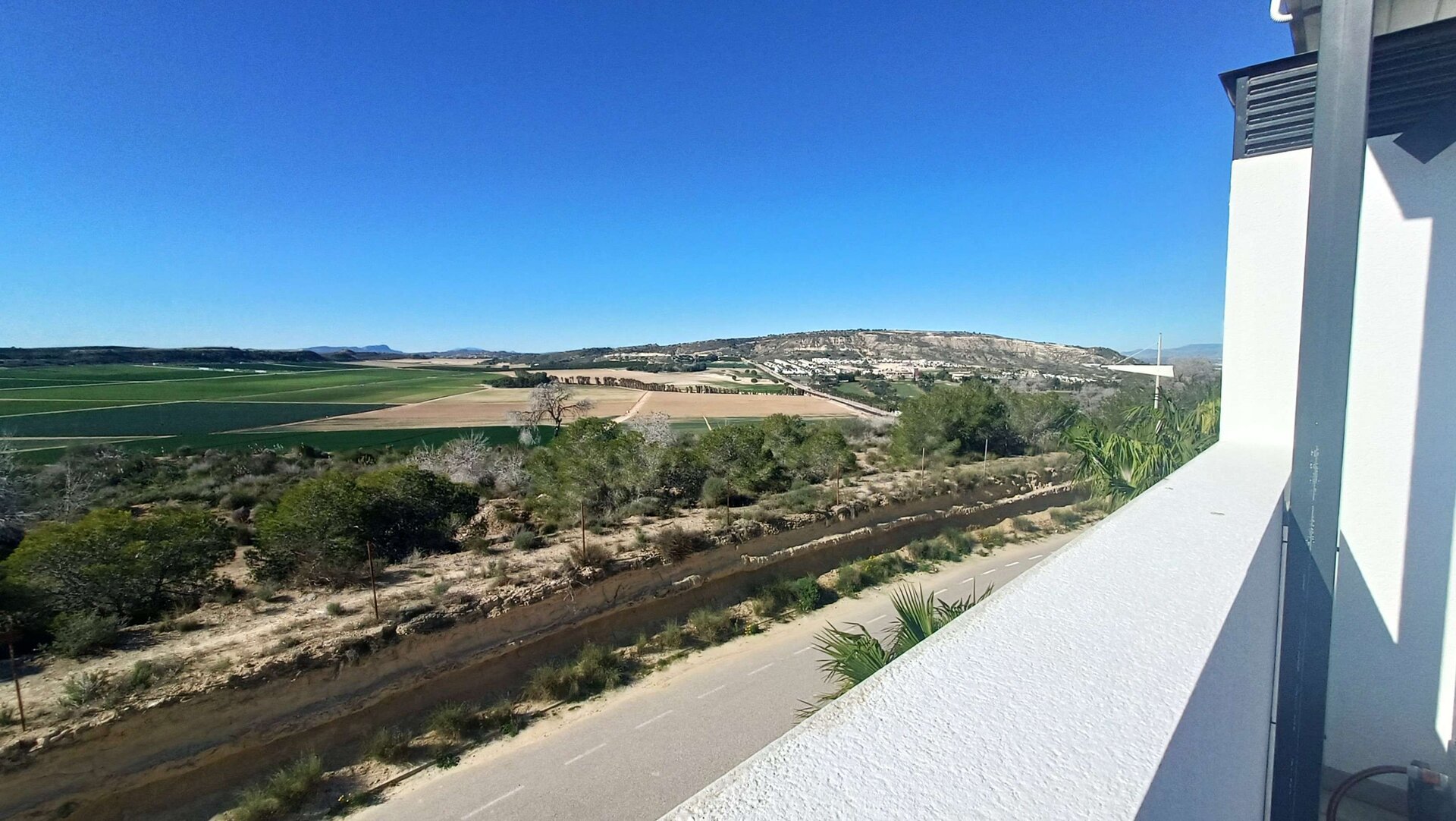 3-Bedroom Villa in Los Montesinos - Image 33