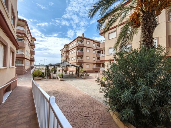 2-Bedroom Apartment in Comunidad Valenciana, Algorfa