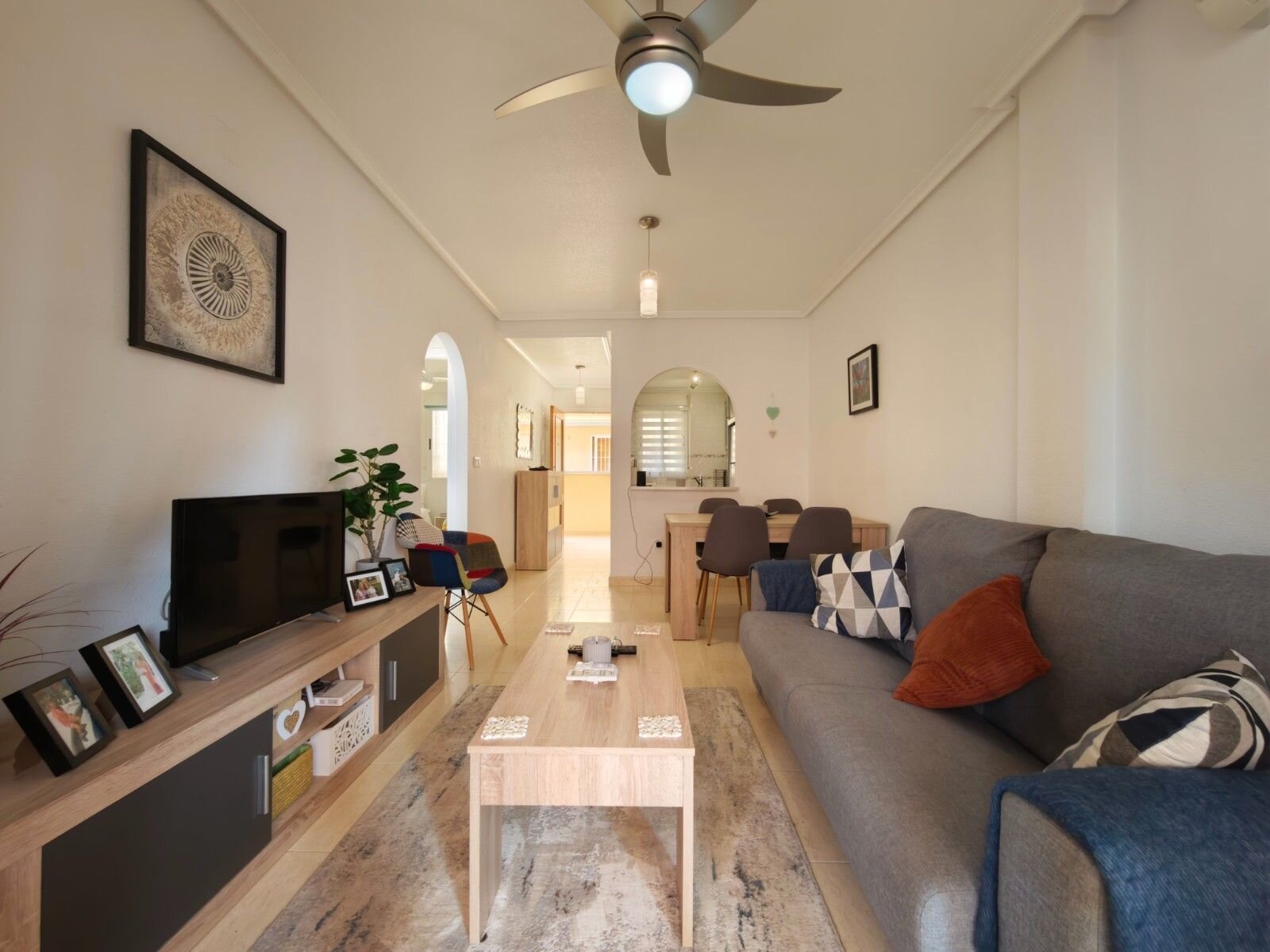 2-Bedroom Apartment in Comunidad Valenciana, Algorfa - Image 13