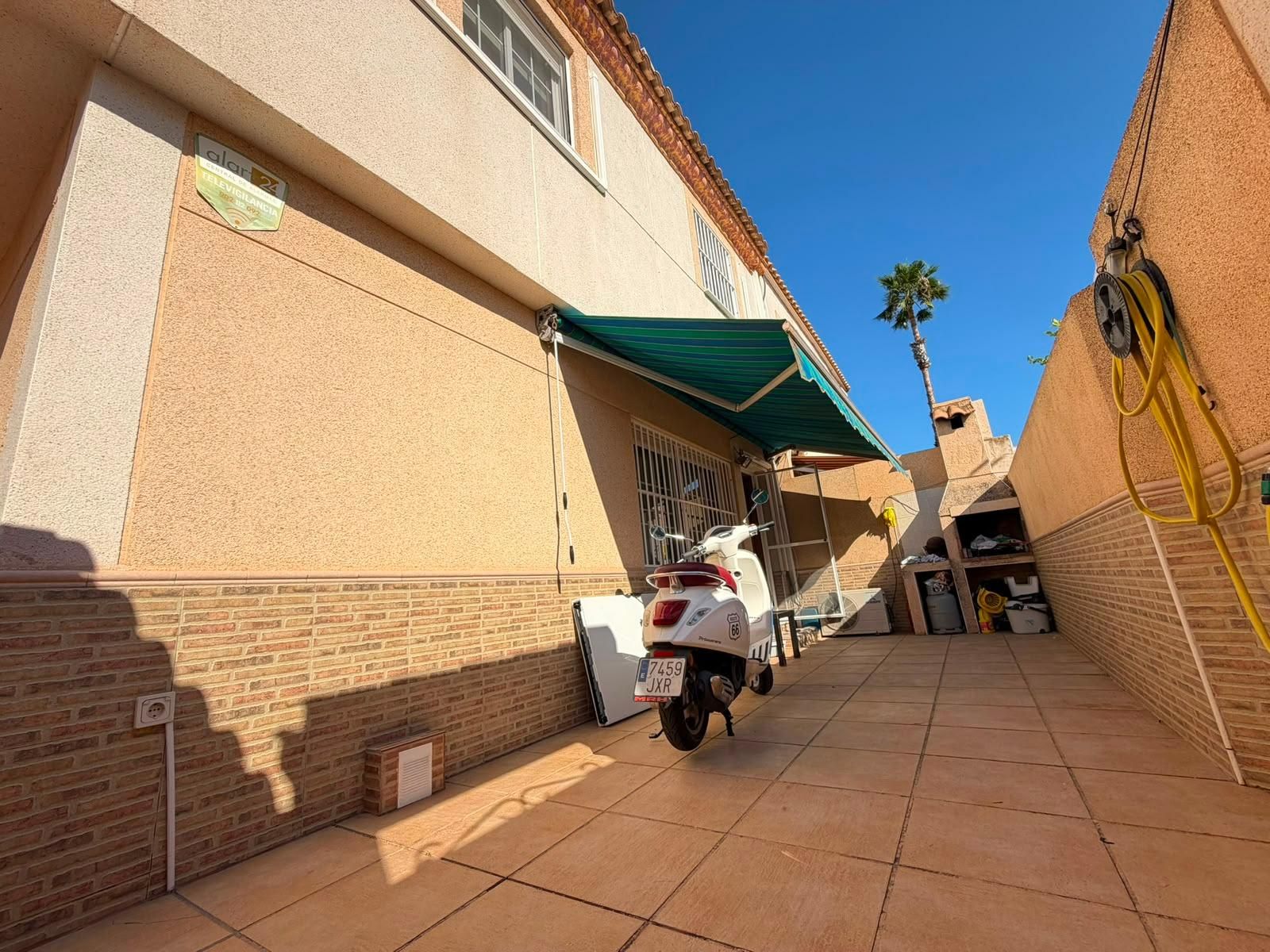 3-Bedroom Quad in Carrefour, Torrevieja - Image 10